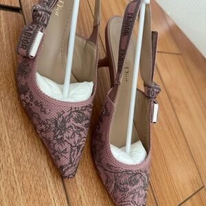 Dior J’Adior Slingback Pumps